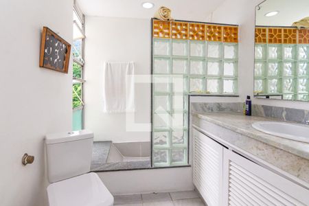 Apartamento à venda com 169m², 2 quartos e 1 vagaBanheiro da Suíte