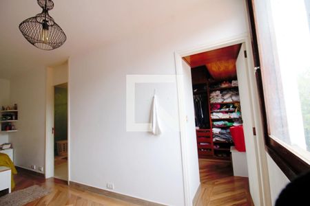 Casa à venda com 330m², 3 quartos e 3 vagasSuíte 