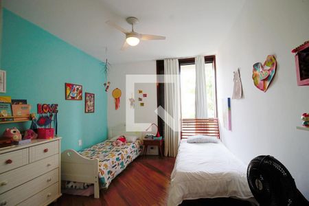 Casa à venda com 330m², 3 quartos e 3 vagasQuarto 2 