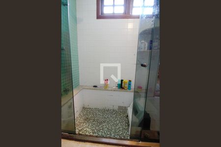 Casa à venda com 330m², 3 quartos e 3 vagasBanheiro da Suíte