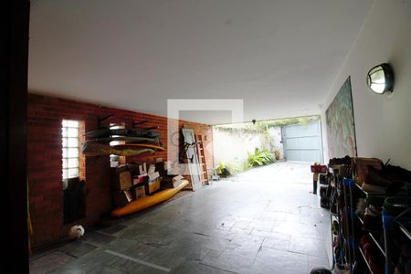 Casa à venda com 330m², 3 quartos e 3 vagasGaragem