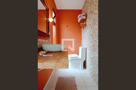 Casa à venda com 330m², 3 quartos e 3 vagasLavabo 2