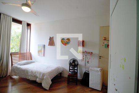 Casa à venda com 330m², 3 quartos e 3 vagasQuarto 2 