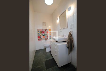 Casa à venda com 330m², 3 quartos e 3 vagasLavabo 1