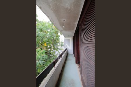 Casa à venda com 330m², 3 quartos e 3 vagasVaranda dos Quartos 2 e 3 