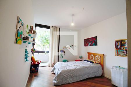 Casa à venda com 330m², 3 quartos e 3 vagasQuarto 3 