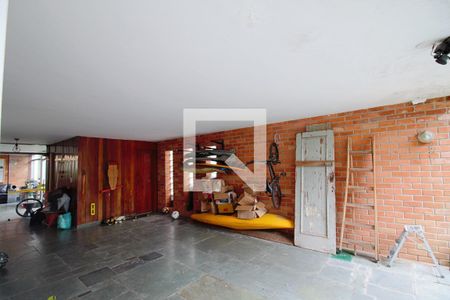 Casa à venda com 330m², 3 quartos e 3 vagasGaragem