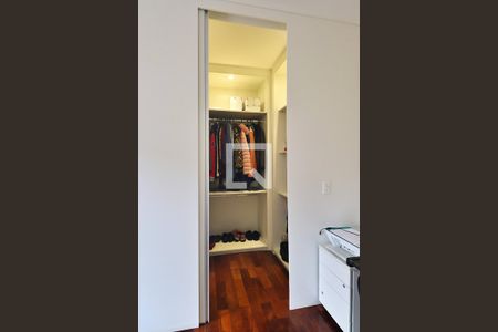 Casa à venda com 225m², 4 quartos e 4 vagasSuíte 2