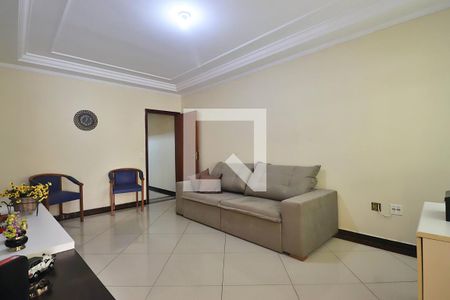 Sala de casa para alugar com 4 quartos, 225m² em Vila Curuca, Santo André