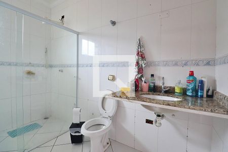 Casa à venda com 225m², 4 quartos e 4 vagasBanheiro da Suíte 2