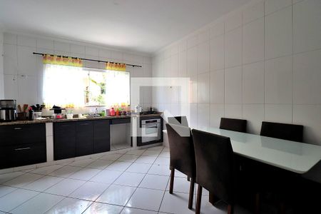 Casa à venda com 225m², 4 quartos e 4 vagasCozinha