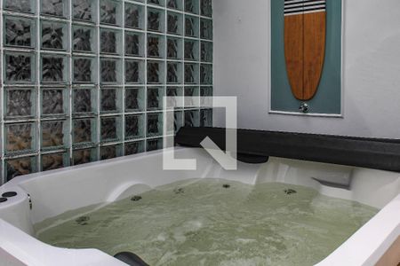 Hidro de apartamento para alugar com 3 quartos, 200m² em Jardim Las Palmas, Guarujá