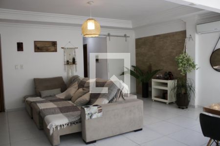 Sala de TV de apartamento para alugar com 3 quartos, 200m² em Jardim Las Palmas, Guarujá