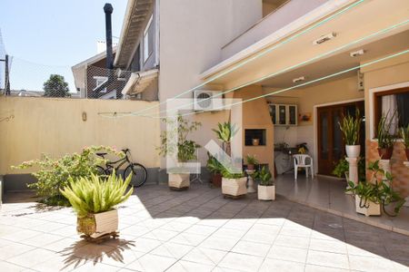 Casa de condomínio à venda com 350m², 4 quartos e 2 vagasPátio