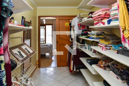Casa de condomínio à venda com 350m², 4 quartos e 2 vagasCloset da Suíte 2