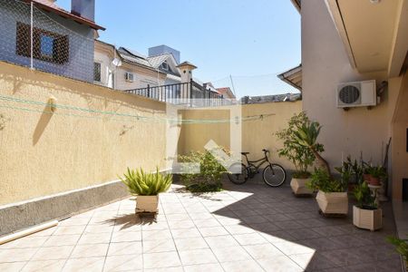 Casa de condomínio à venda com 350m², 4 quartos e 2 vagasPátio