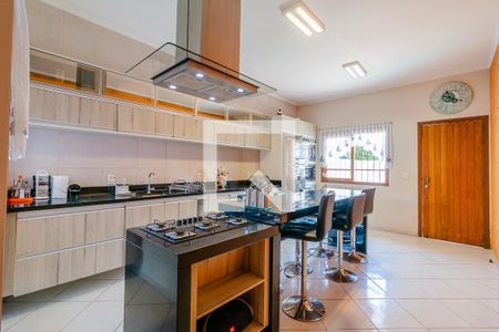 Casa à venda com 240m², 2 quartos e 4 vagasCozinha