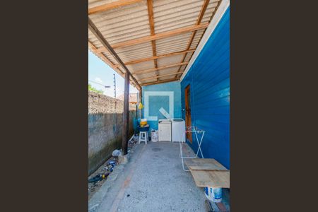 Casa à venda com 240m², 2 quartos e 4 vagasQuintal - Fundos