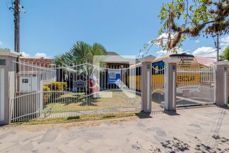 Casa à venda com 240m², 2 quartos e 4 vagasFachada