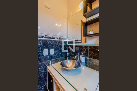 Casa à venda com 240m², 2 quartos e 4 vagasBanheiro