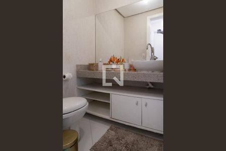 Casa de condomínio à venda com 350m², 3 quartos e 1 vagaLavabo