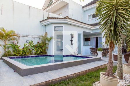 Casa de condomínio à venda com 350m², 3 quartos e 1 vagaFachada - piscina
