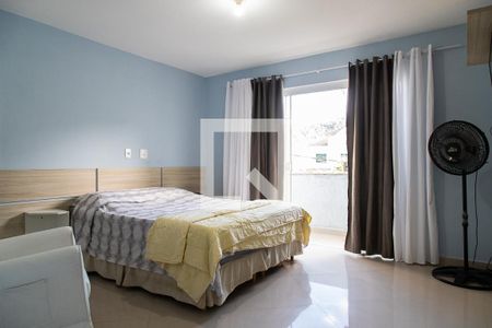 Casa de condomínio à venda com 350m², 3 quartos e 1 vagaSuíte 3