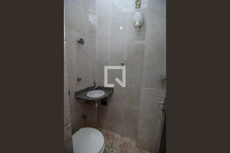 Banheiro  de kitnet/studio para alugar com 1 quarto, 20m² em Centro, Rio de Janeiro
