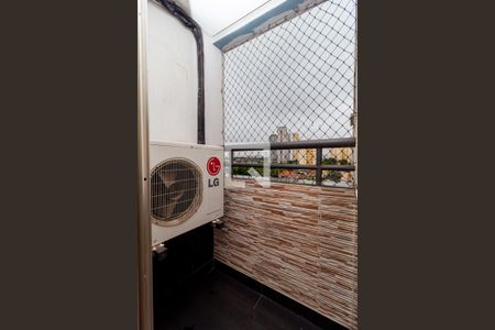 Apartamento à venda com 68m², 2 quartos e 1 vagaSacada - Suíte