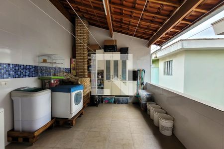 Casa à venda com 210m², 3 quartos e 2 vagasÁrea de Serviço