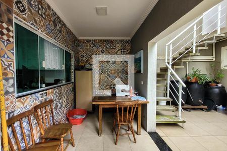 Casa à venda com 210m², 3 quartos e 2 vagasQuintal