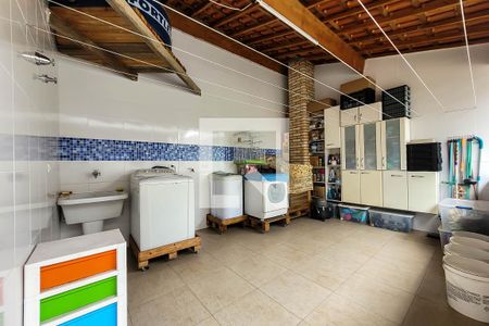 Casa à venda com 210m², 3 quartos e 2 vagasÁrea de Serviço