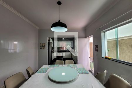 Casa à venda com 210m², 3 quartos e 2 vagasCopa