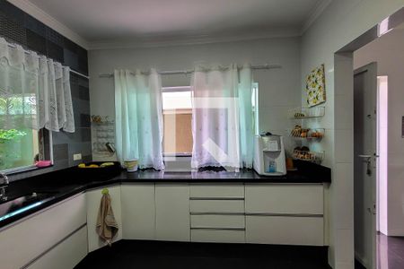 Casa à venda com 210m², 3 quartos e 2 vagasCozinha
