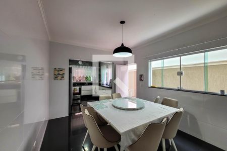 Casa à venda com 210m², 3 quartos e 2 vagasCopa