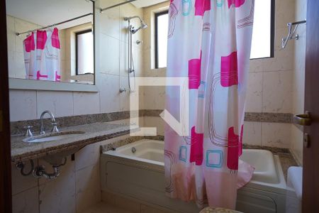 Apartamento à venda com 102m², 3 quartos e 2 vagasBanheiro Suíte 