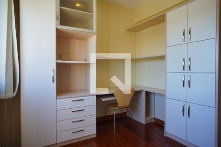 Apartamento à venda com 102m², 3 quartos e 2 vagasQuarto 2