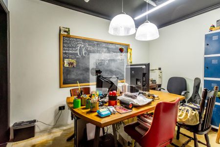 Casa à venda com 500m², 4 quartos e sem vagaEscritório