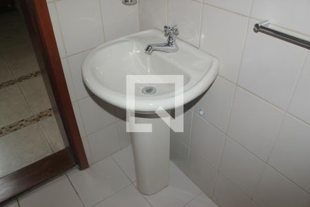 Lavabo de casa para alugar com 4 quartos, 350m² em Jardim Marajoara, São Paulo