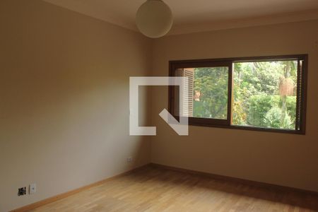 Casa para alugar com 350m², 4 quartos e 4 vagasSuíte
