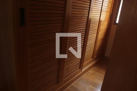 Casa para alugar com 350m², 4 quartos e 4 vagasCloset da suíte