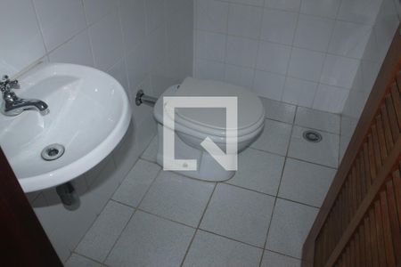 Casa para alugar com 350m², 4 quartos e 4 vagasBanheiro de serviço