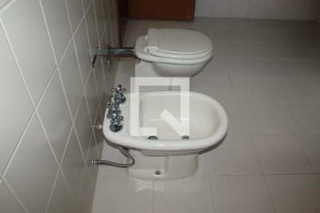 Casa para alugar com 350m², 4 quartos e 4 vagasBanheiro da Suíte