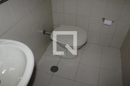 Lavabo de casa para alugar com 4 quartos, 350m² em Jardim Marajoara, São Paulo