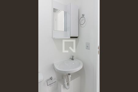 Banheiro de apartamento para alugar com 1 quarto, 30m² em Vila Guilhermina, São Paulo