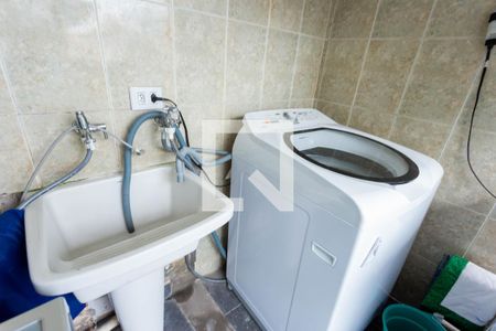 Casa à venda com 212m², 3 quartos e 2 vagas Casa à venda com 212m², 3 quartos e 2 vagasLavanderia