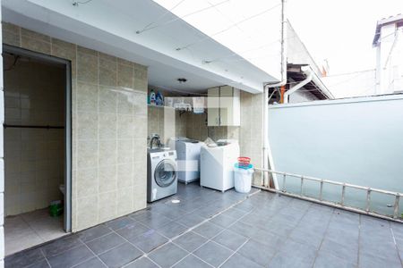 Casa à venda com 212m², 3 quartos e 2 vagas Casa à venda com 212m², 3 quartos e 2 vagasLavanderia