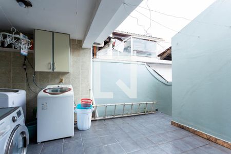 Casa à venda com 212m², 3 quartos e 2 vagas Casa à venda com 212m², 3 quartos e 2 vagasLavanderia