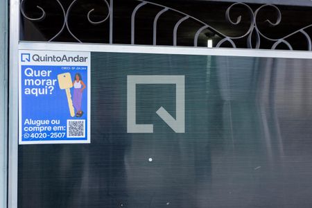 Casa à venda com 212m², 3 quartos e 2 vagas Casa à venda com 212m², 3 quartos e 2 vagasPlaquinha