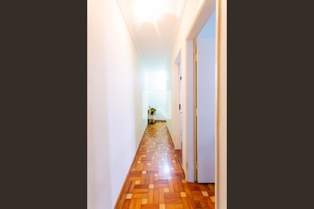 Casa à venda com 212m², 3 quartos e 2 vagas Casa à venda com 212m², 3 quartos e 2 vagasCorredor Quartos